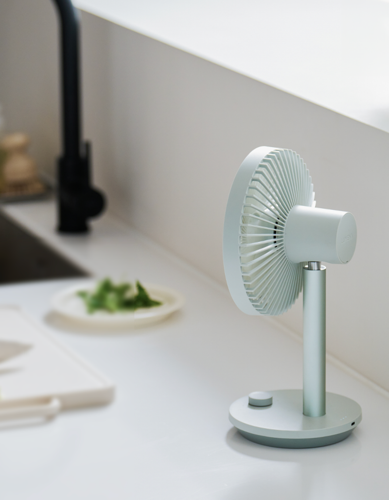 LUMENA STAND4 7" Portable Wireless Desk Fan